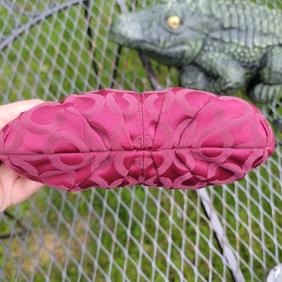 Coach Wristlet Signature Handbag - Picture 4 of 9